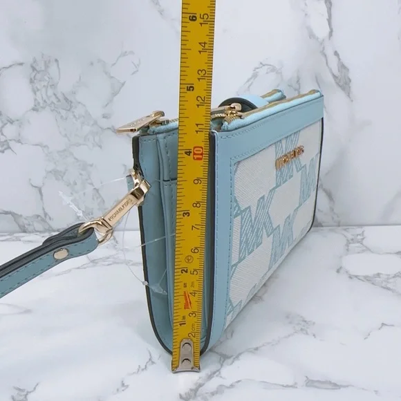 Michael Kors wallet - Picture 4 of 8